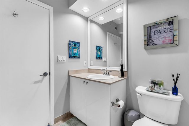 1551 N FLAGLER Drive 817, West Palm Beach, FL 33401