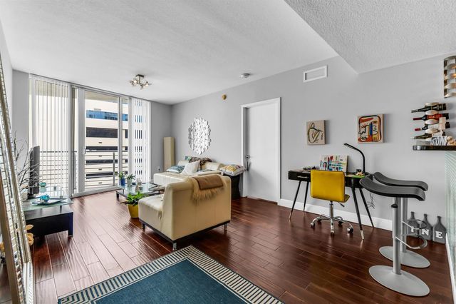 1551 N FLAGLER Drive 817, West Palm Beach, FL 33401