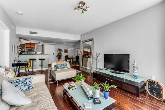 1551 N FLAGLER Drive 817, West Palm Beach, FL 33401