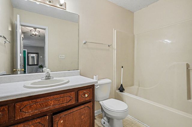 1057 Princeton Ct, Clarksville, TN 37042