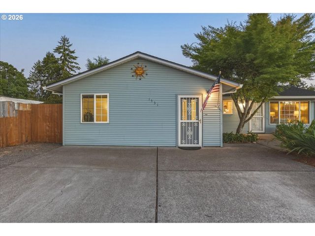 1531 S DOGWOOD St, Cornelius, OR 97113