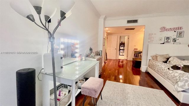 19390 Collins Ave 307, Sunny Isles Beach, FL 33160