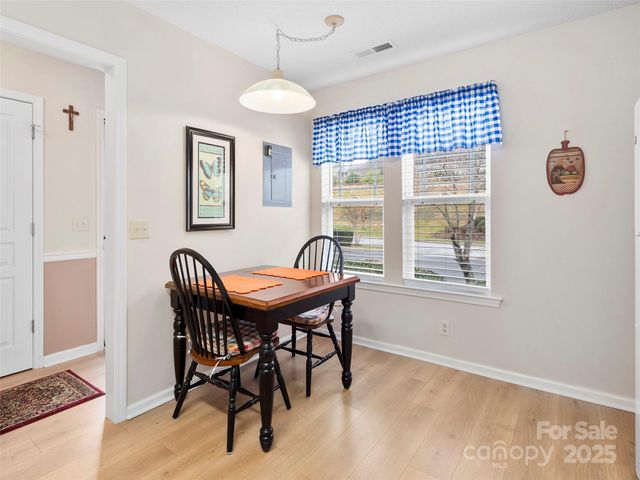 3901 Wood Duck Way, Hendersonville, NC 28792