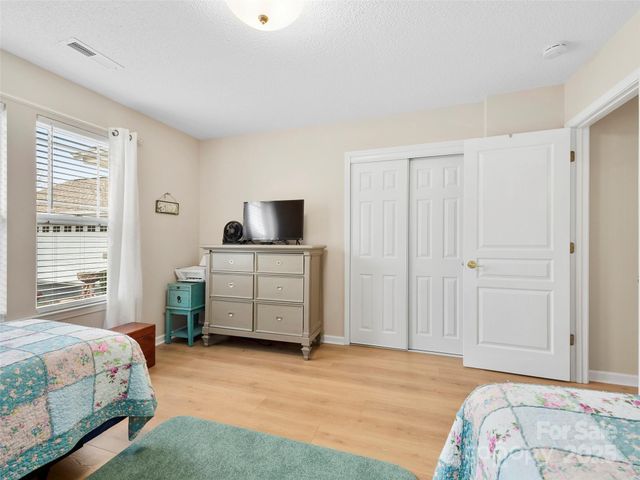 3901 Wood Duck Way, Hendersonville, NC 28792