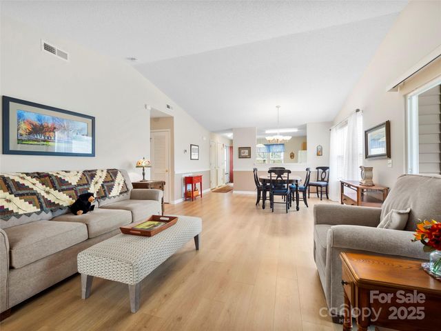 3901 Wood Duck Way, Hendersonville, NC 28792