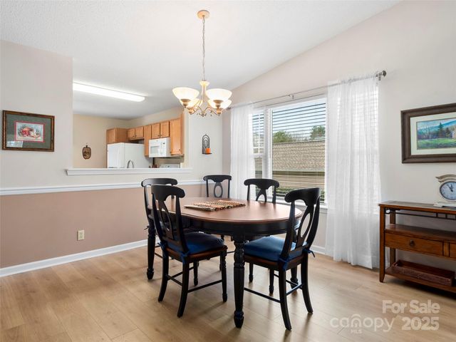 3901 Wood Duck Way, Hendersonville, NC 28792