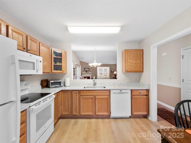 3901 Wood Duck Way, Hendersonville, NC 28792