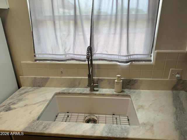 5832 E COLBY Street, Mesa, AZ 85205