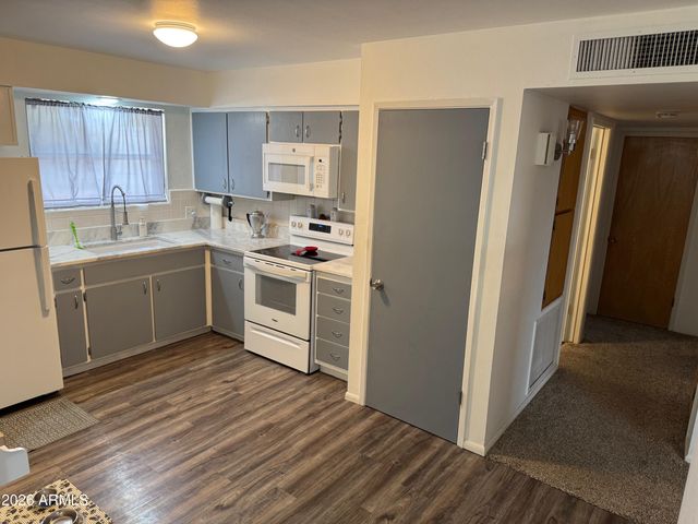 5832 E COLBY Street, Mesa, AZ 85205