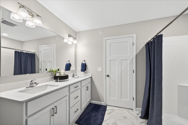 8824 Riverstone Avenue NE, Monticello, MN 55362