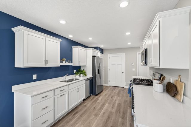 8824 Riverstone Avenue NE, Monticello, MN 55362