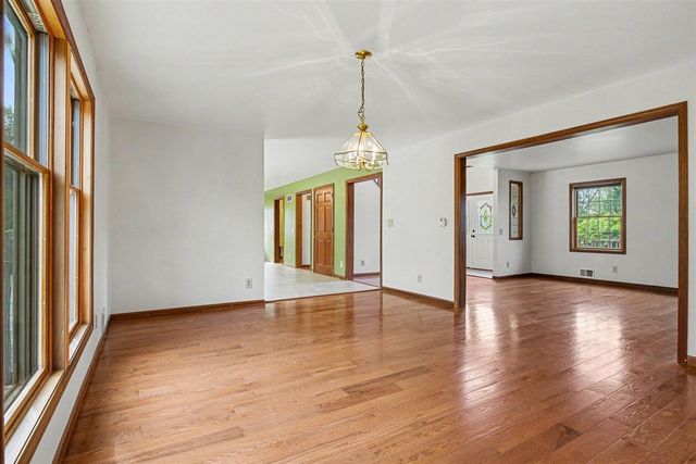 28810 Coulter Street, Edwardsburg, MI 49112