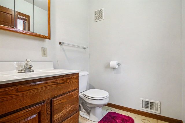 28810 Coulter Street, Edwardsburg, MI 49112