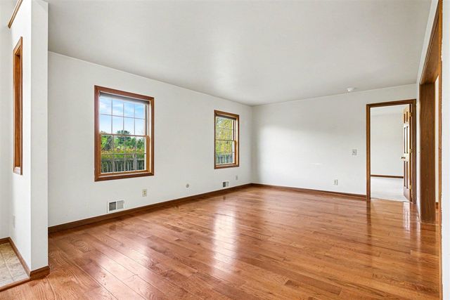 28810 Coulter Street, Edwardsburg, MI 49112