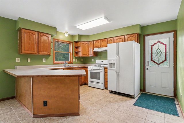 28810 Coulter Street, Edwardsburg, MI 49112
