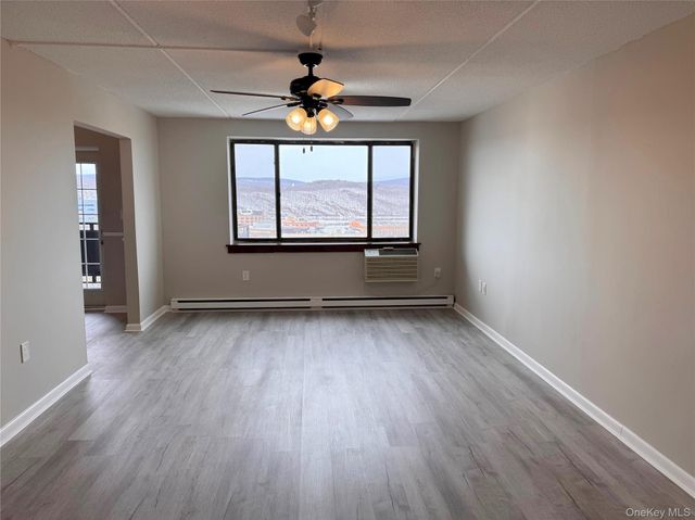 160 Academy Street 9G, Poughkeepsie, NY 12601