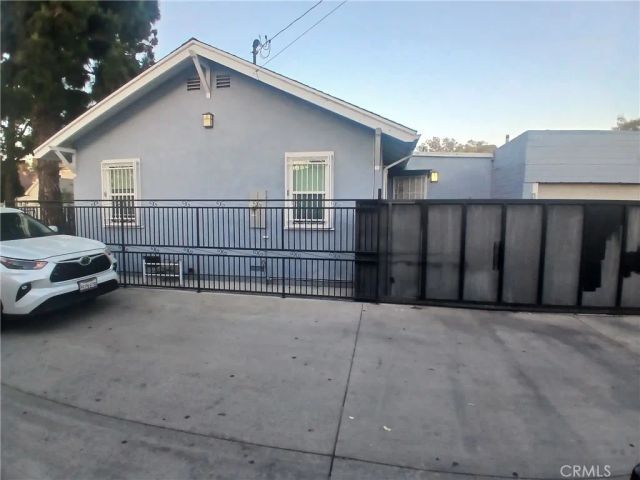112 E Pine Street, Santa Ana, CA 92701