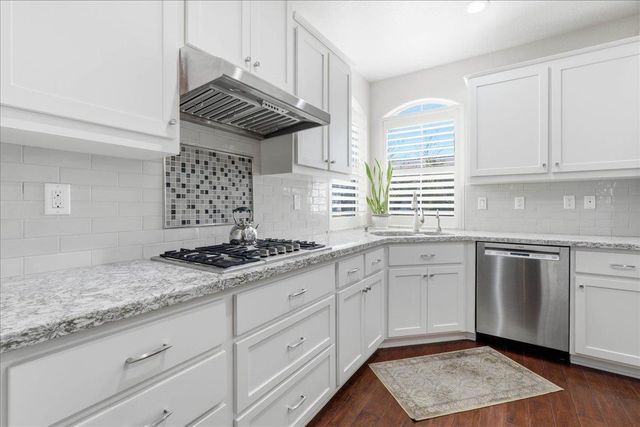 1281 Marseille Ln, Roseville, CA 95747