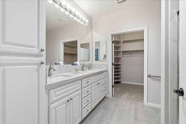 1281 Marseille Ln, Roseville, CA 95747