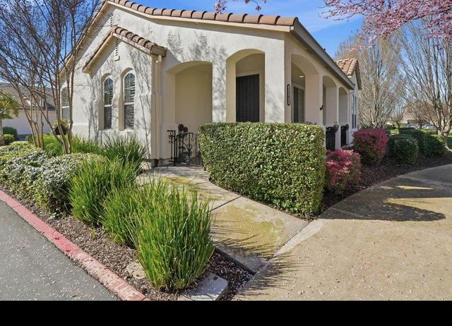 1281 Marseille Ln, Roseville, CA 95747