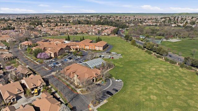 1281 Marseille Ln, Roseville, CA 95747