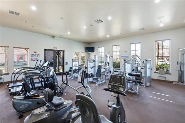 1281 Marseille Ln, Roseville, CA 95747