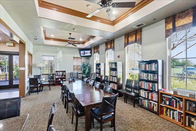 1281 Marseille Ln, Roseville, CA 95747