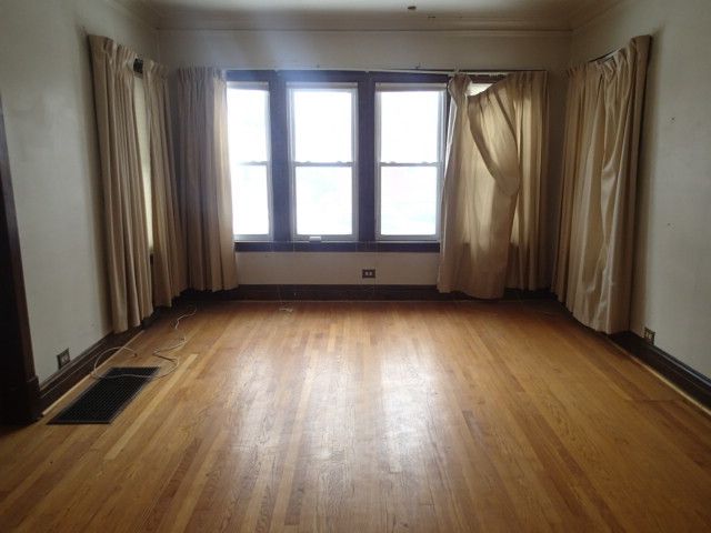 4927 W waveland Avenue, Chicago, IL 60641