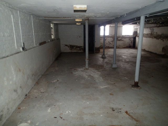 4927 W waveland Avenue, Chicago, IL 60641