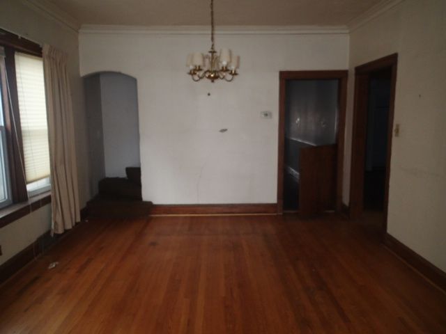 4927 W waveland Avenue, Chicago, IL 60641