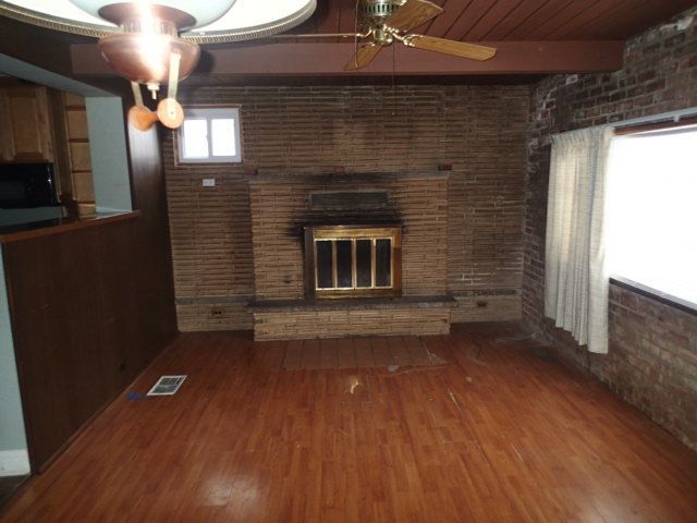 4927 W waveland Avenue, Chicago, IL 60641