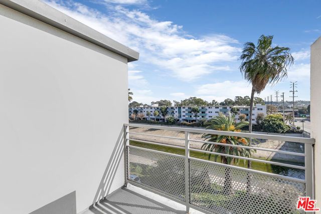 4980 S Centinela Avenue 8, Los Angeles, CA 90066