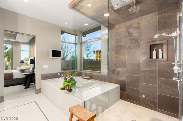 66 Golf Estates Drive, Las Vegas, NV 89141