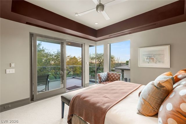 66 Golf Estates Drive, Las Vegas, NV 89141