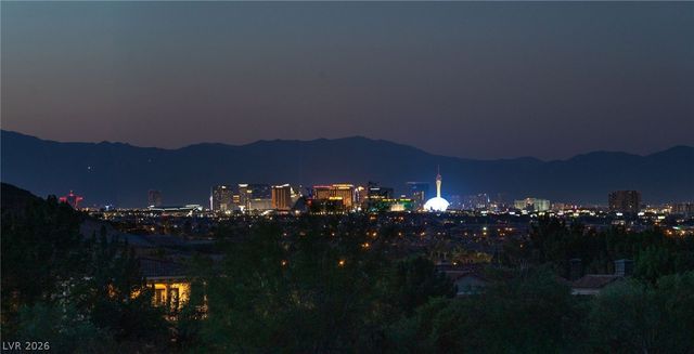 66 Golf Estates Drive, Las Vegas, NV 89141