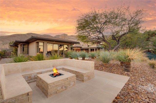 66 Golf Estates Drive, Las Vegas, NV 89141