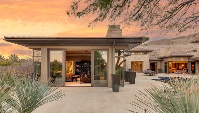 66 Golf Estates Drive, Las Vegas, NV 89141