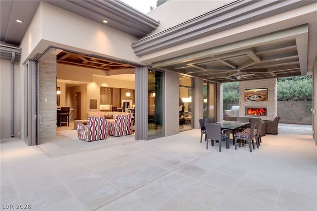 66 Golf Estates Drive, Las Vegas, NV 89141