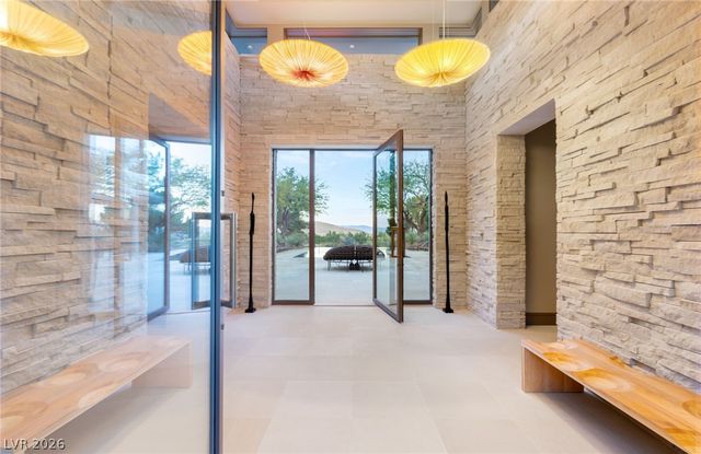 66 Golf Estates Drive, Las Vegas, NV 89141