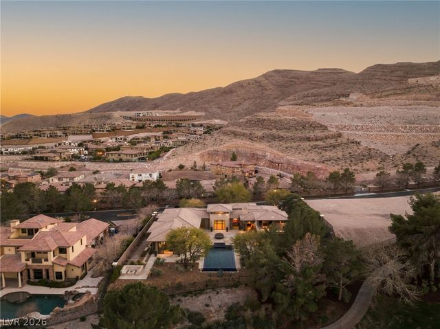 66 Golf Estates Drive, Las Vegas, NV 89141