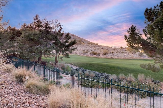 66 Golf Estates Drive, Las Vegas, NV 89141