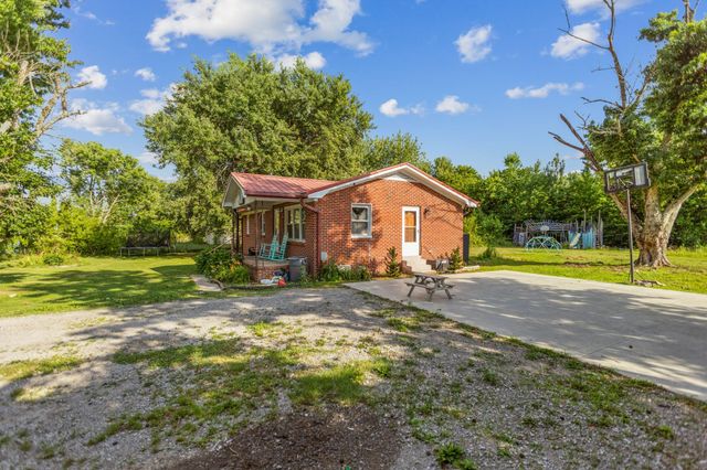 185 Petty Gap Rd, Woodbury, TN 37190