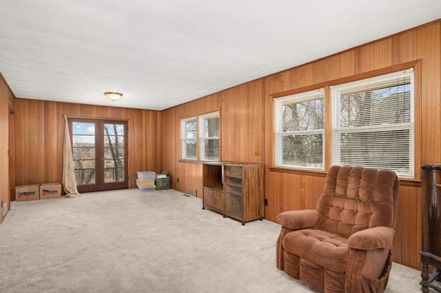 576 Lexington Parkway S, Saint Paul, MN 55116