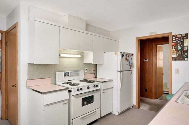 576 Lexington Parkway S, Saint Paul, MN 55116