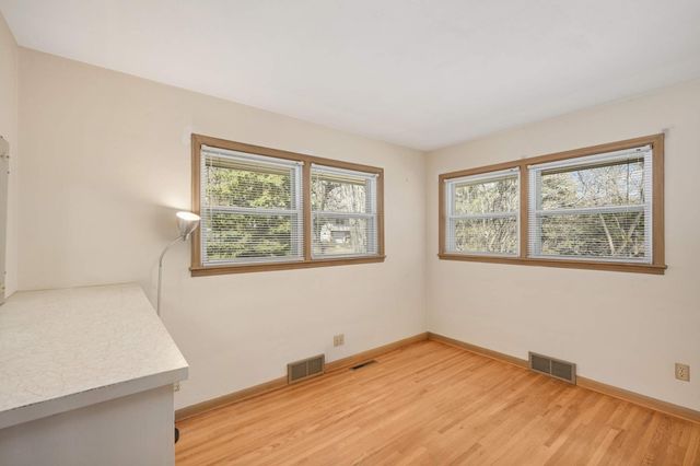 576 Lexington Parkway S, Saint Paul, MN 55116