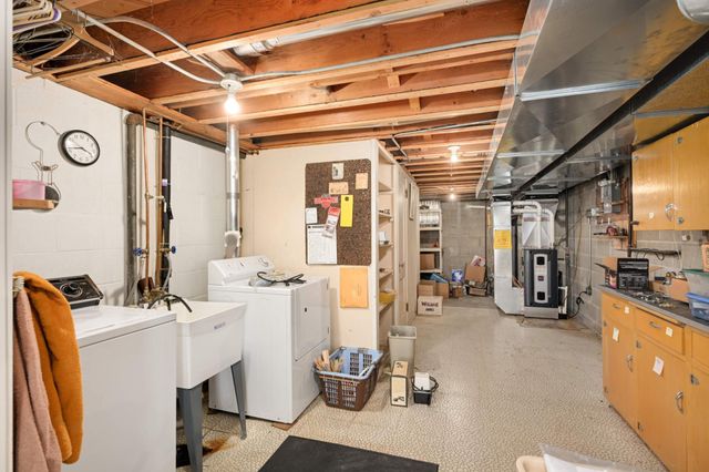 576 Lexington Parkway S, Saint Paul, MN 55116