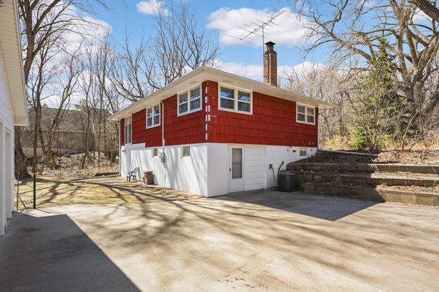 576 Lexington Parkway S, Saint Paul, MN 55116