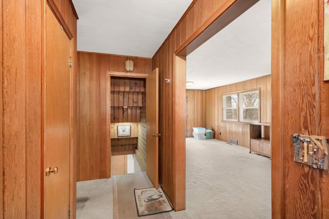 576 Lexington Parkway S, Saint Paul, MN 55116