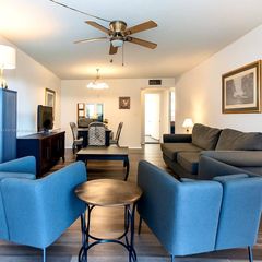 9330 Lagoon Pl 206, Davie, FL 33324