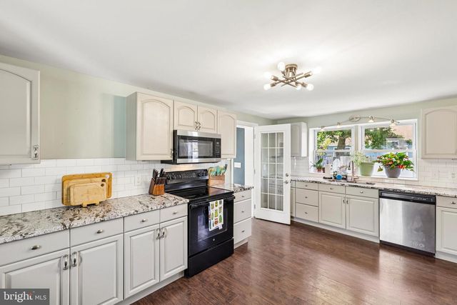 335 BEACH AVE, Pasadena, MD 21122